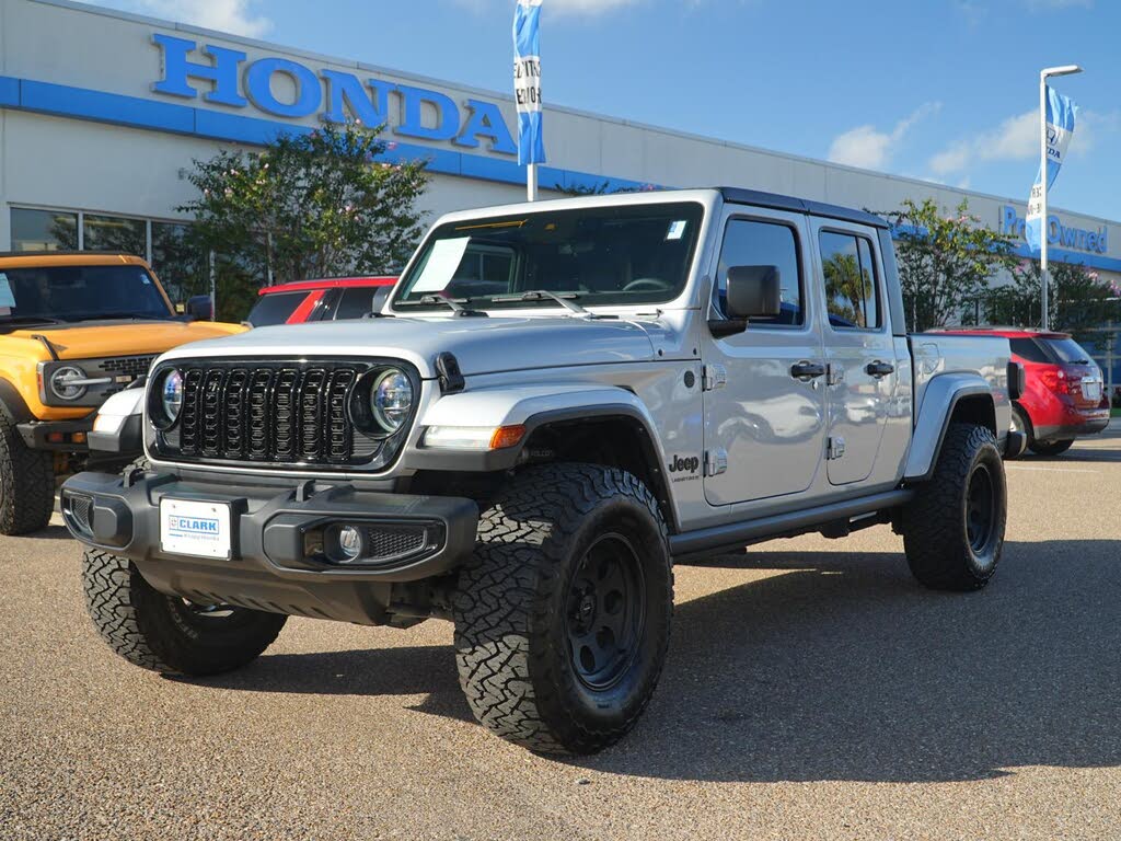 2024 Jeep Gladiator Willys Crew Cab 4WD