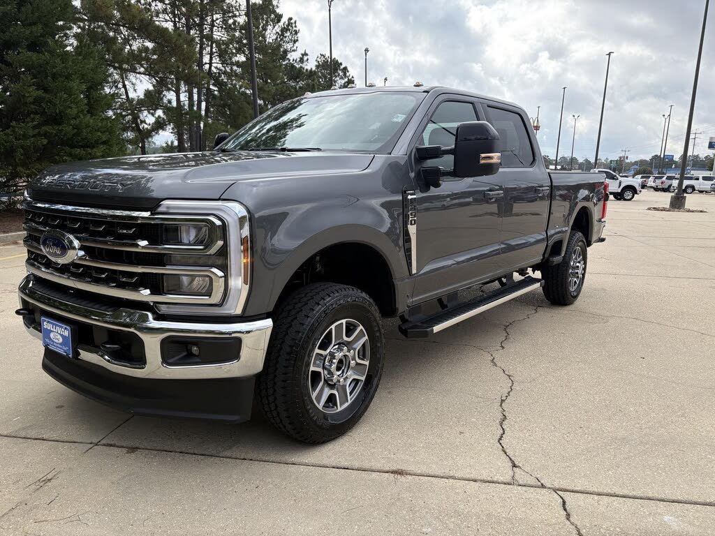 2026 Ford F-350 Super Duty Lariat Crew Cab 4WD