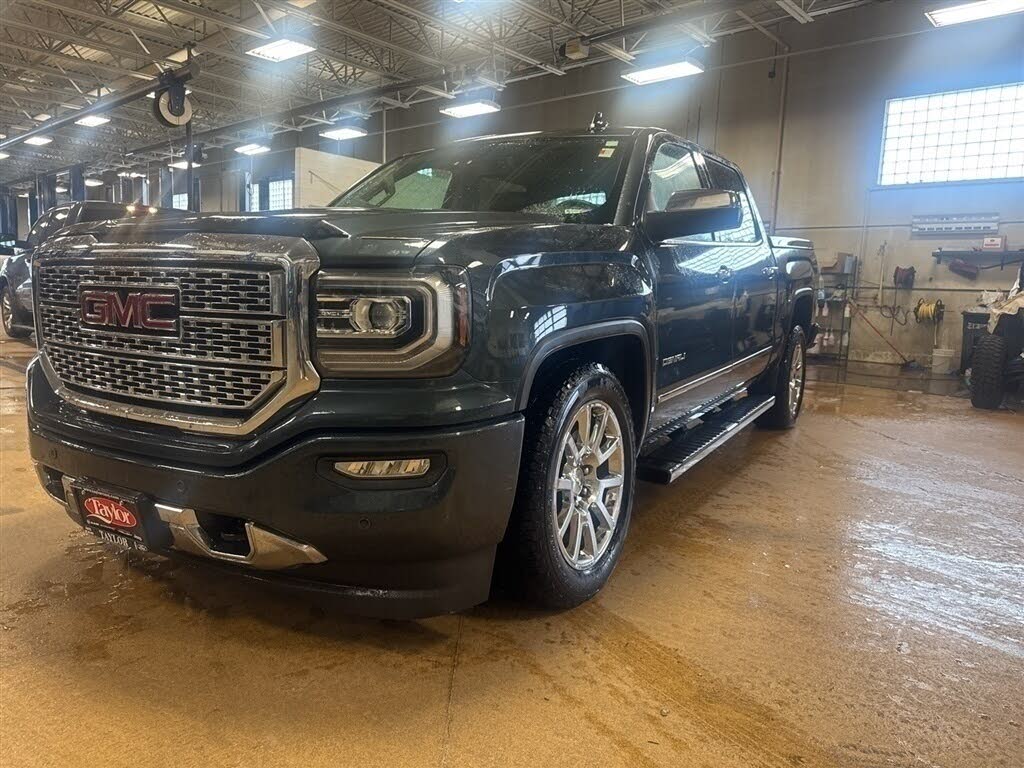 2017 GMC Sierra 1500 Denali Crew Cab 4WD