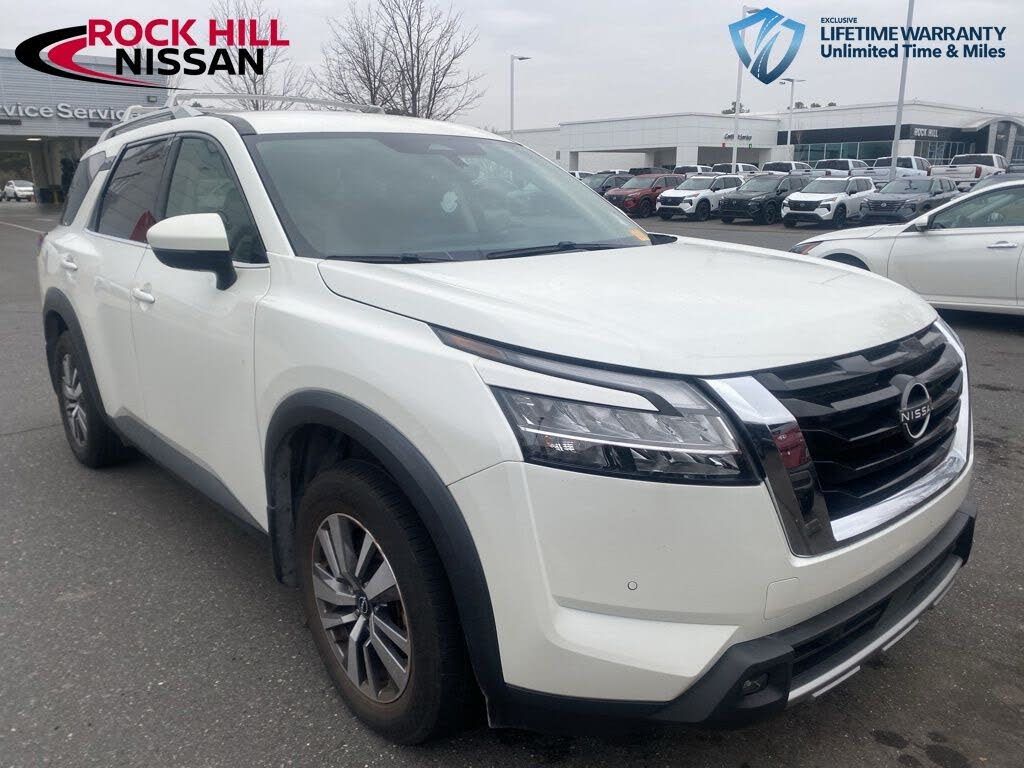 2023 Nissan Pathfinder SL FWD