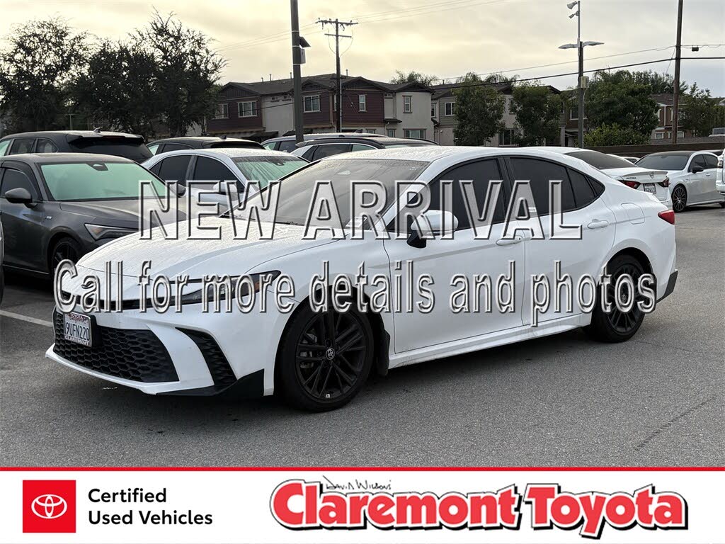2025 Toyota Camry SE FWD