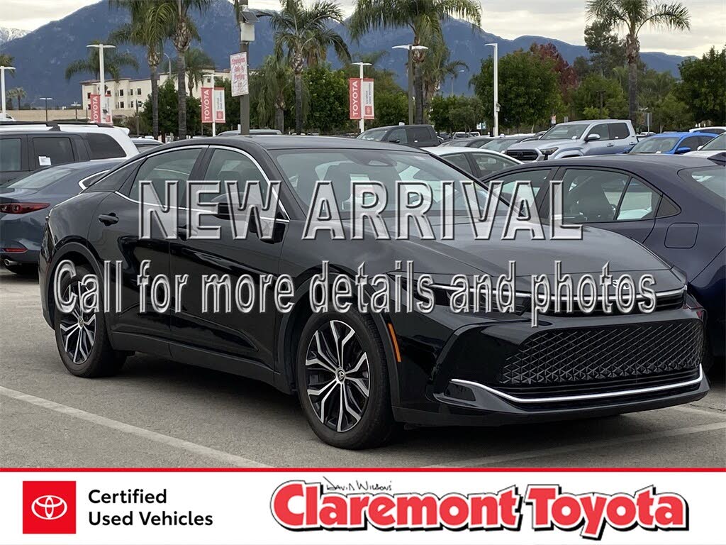 2025 Toyota Crown XLE AWD