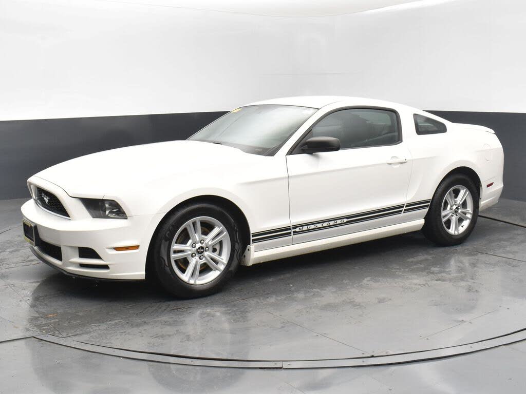 2013 Ford Mustang V6 Coupe RWD