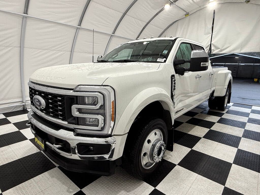 2023 Ford F-450 Super Duty Lariat Crew Cab LB DRW 4WD