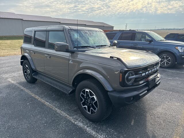 2025 Ford Bronco Outer Banks 4-Door 4WD