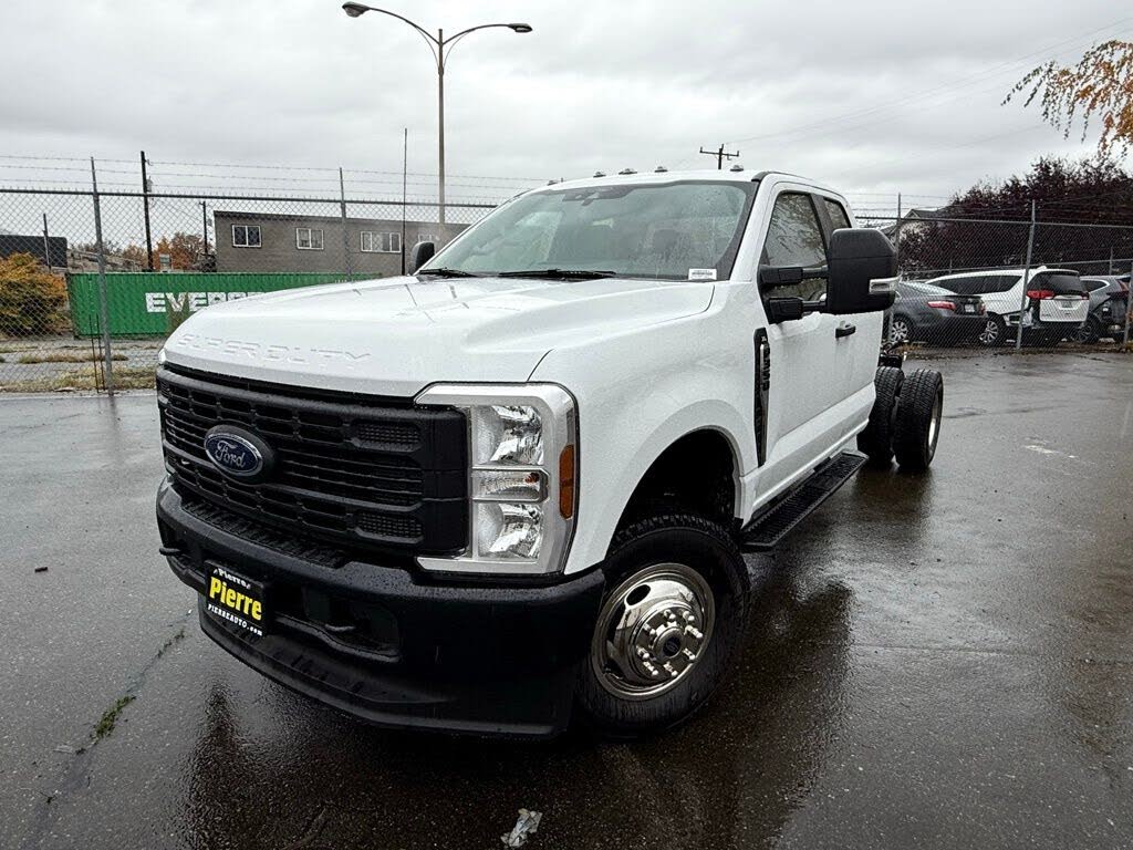 2025 Ford F-350 Super Duty Chassis XL SuperCab DRW 4WD