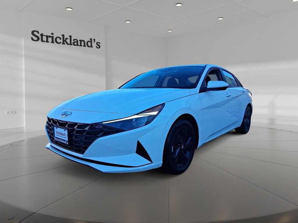 2023 Hyundai Elantra Preferred FWD