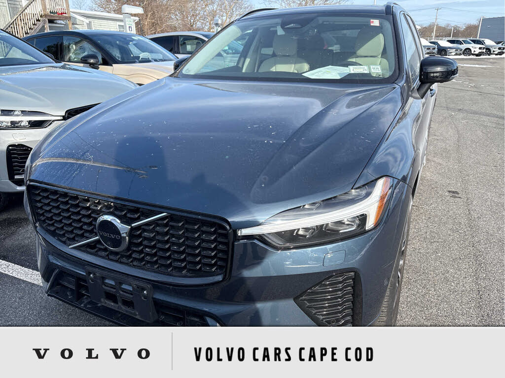 2023 Volvo XC60 B5 Plus Dark Theme AWD