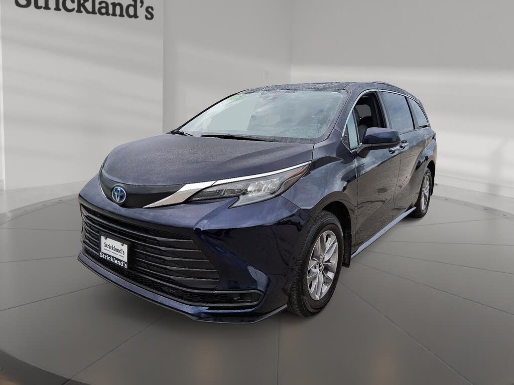 Toyota Sienna XLE 8-Passenger FWD 2025