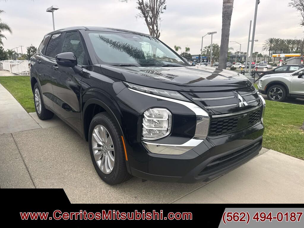2025 Mitsubishi Outlander ES FWD