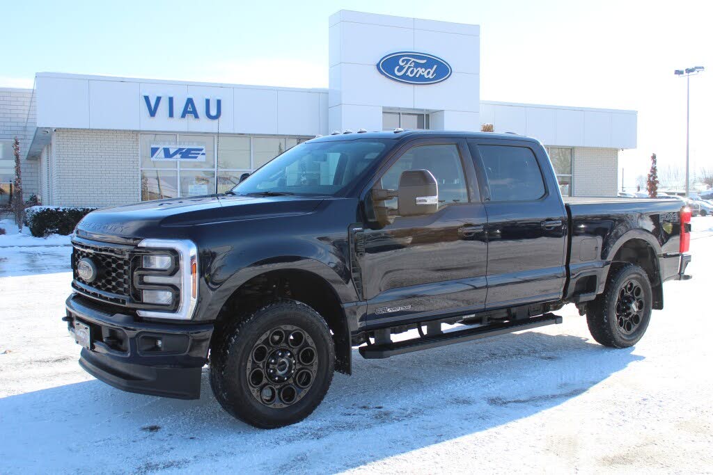 2025 Ford F-250 Super Duty Lariat Crew Cab 4WD