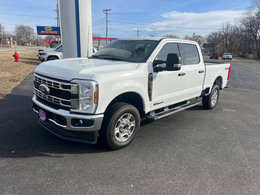 2025 Ford F-250 Super Duty XLT Crew Cab 4WD