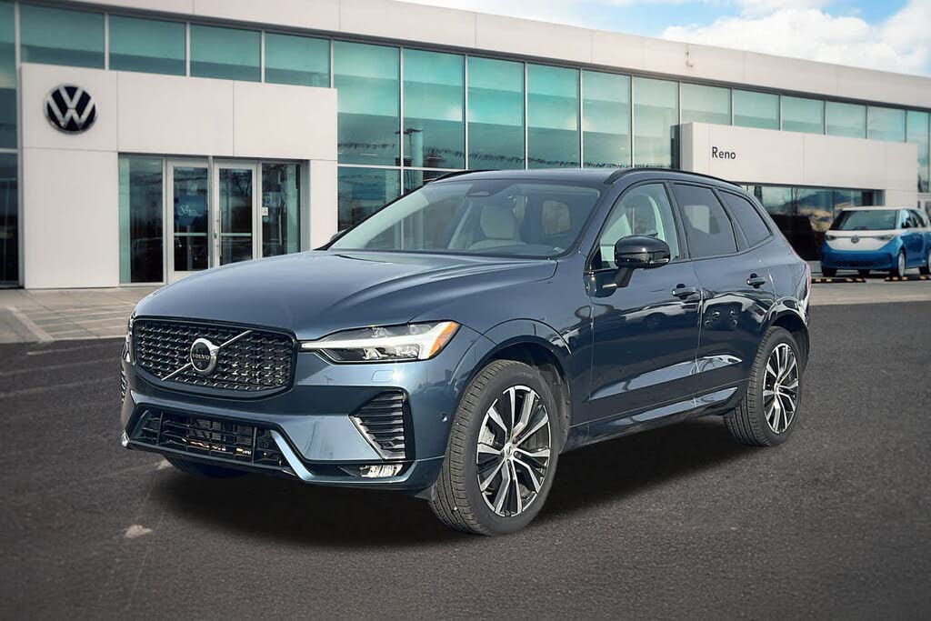 2023 Volvo XC60 B6 Ultimate Dark Theme AWD