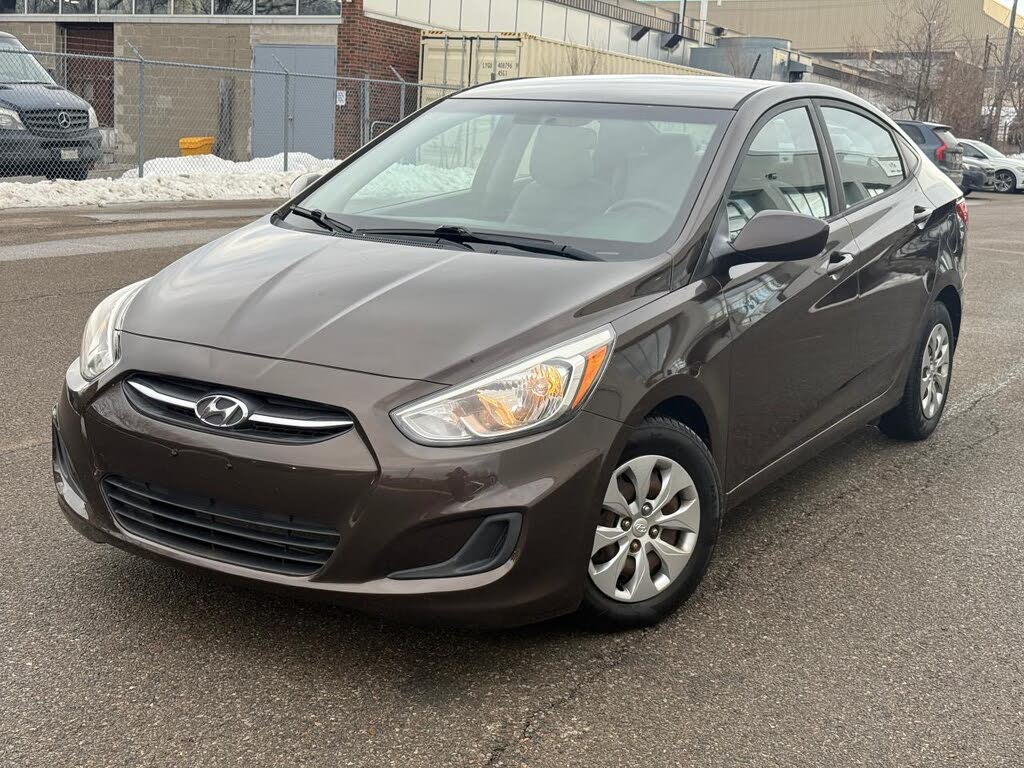 Hyundai Accent GL Sedan FWD 2015