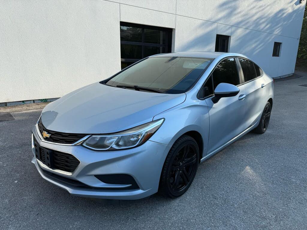 2017 Chevrolet Cruze LS Sedan FWD