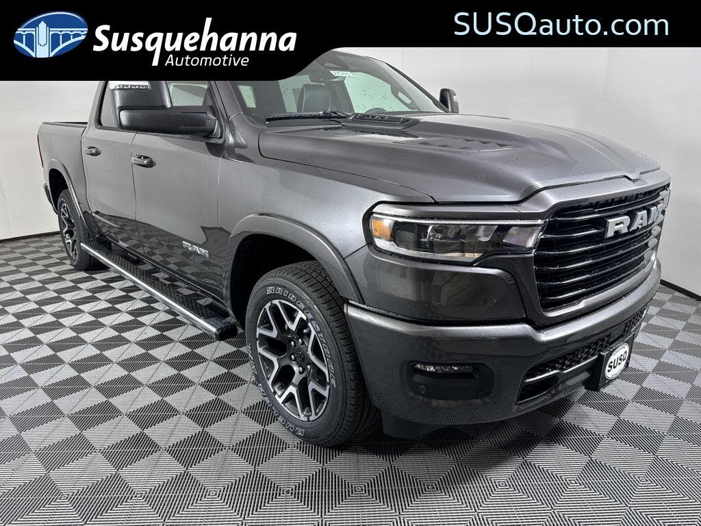 2025 RAM 1500 Laramie Crew Cab 4WD