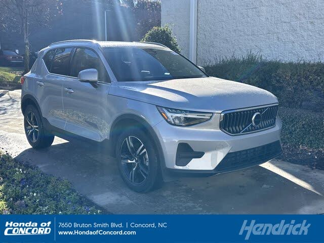 2025 Volvo XC40 B5 Core Bright Theme AWD