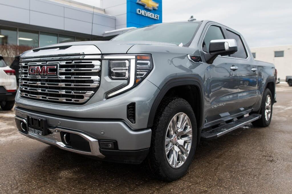 GMC Sierra 1500 Denali Crew Cab 4WD 2025