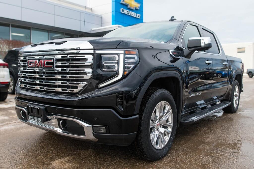 GMC Sierra 1500 Denali Crew Cab 4WD 2025