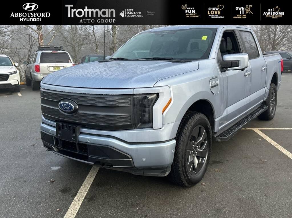 2022 Ford F-150 Lightning Lariat SuperCrew AWD