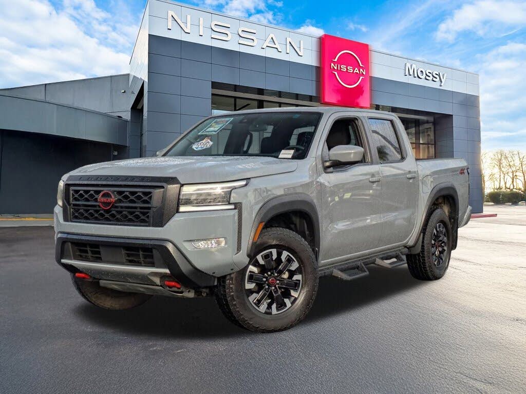 2024 Nissan Frontier PRO-4X Crew Cab 4WD
