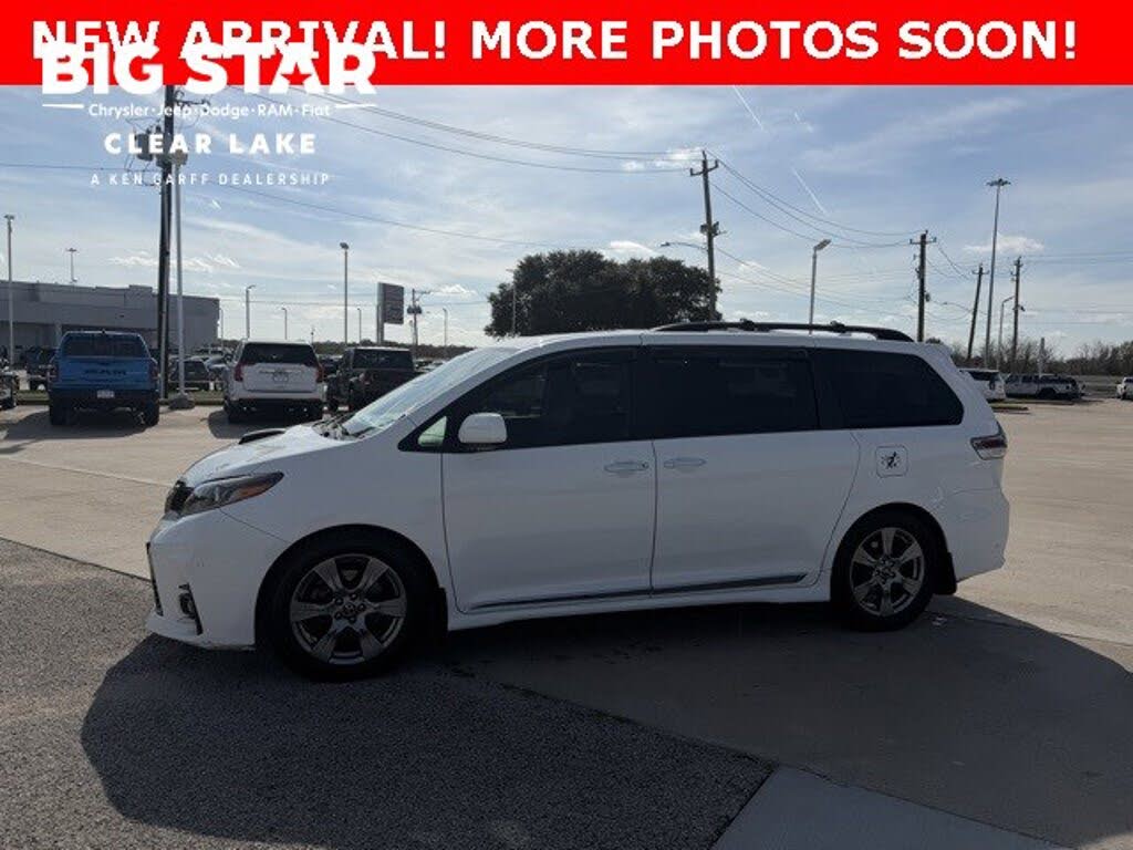 2018 Toyota Sienna SE 8-Passenger FWD