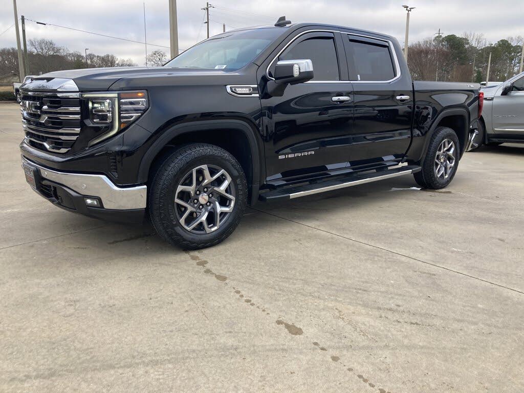 2022 GMC Sierra 1500 SLT Crew Cab 4WD