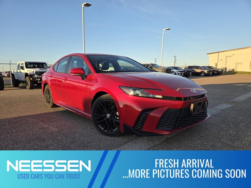 2025 Toyota Camry SE FWD