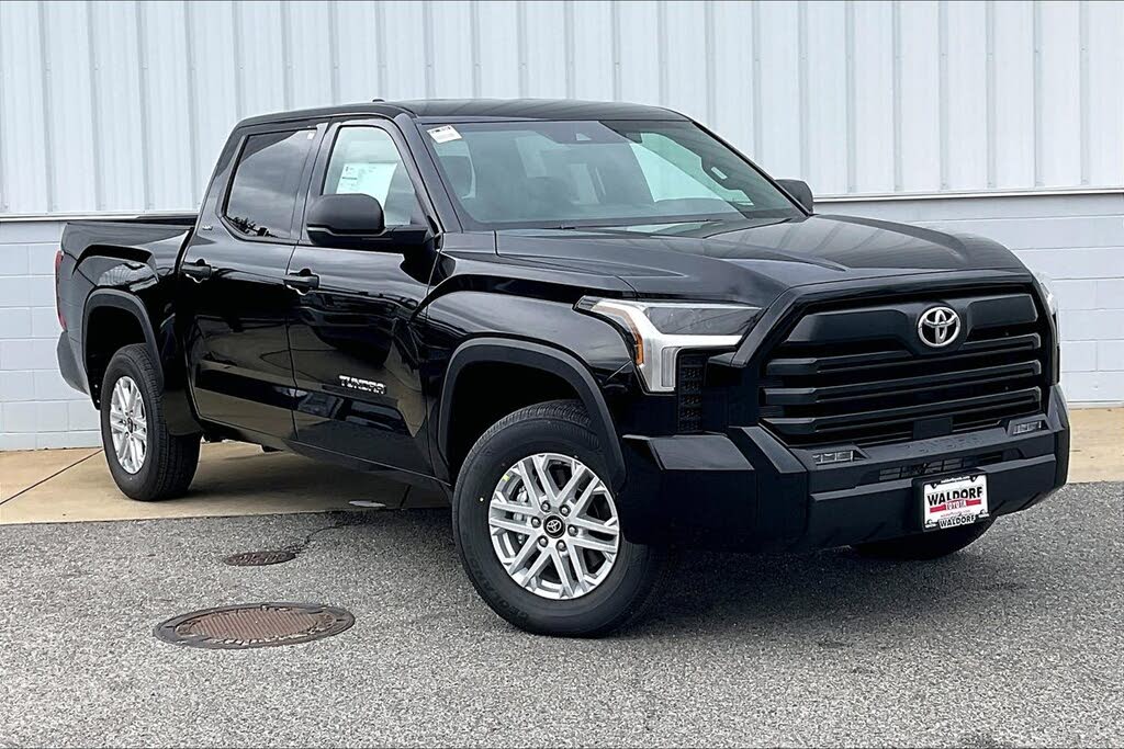 2025 Toyota Tundra SR5 CrewMax Cab 4WD