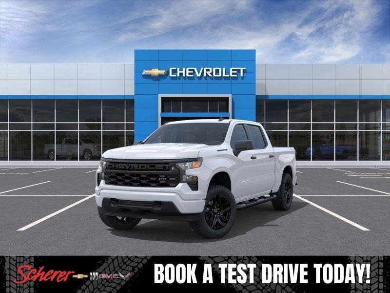 Chevrolet Silverado 1500 Custom Crew Cab 4WD 2026