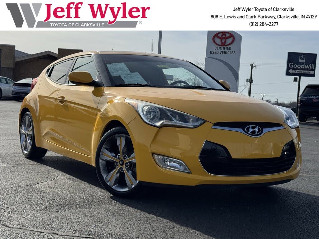 2016 Hyundai Veloster FWD with Yellow Accent Interior
