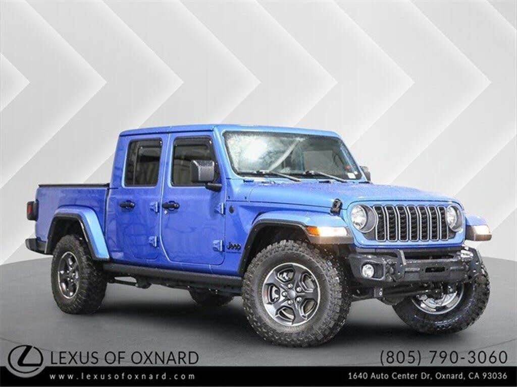 2025 Jeep Gladiator NightHawk Crew Cab 4WD