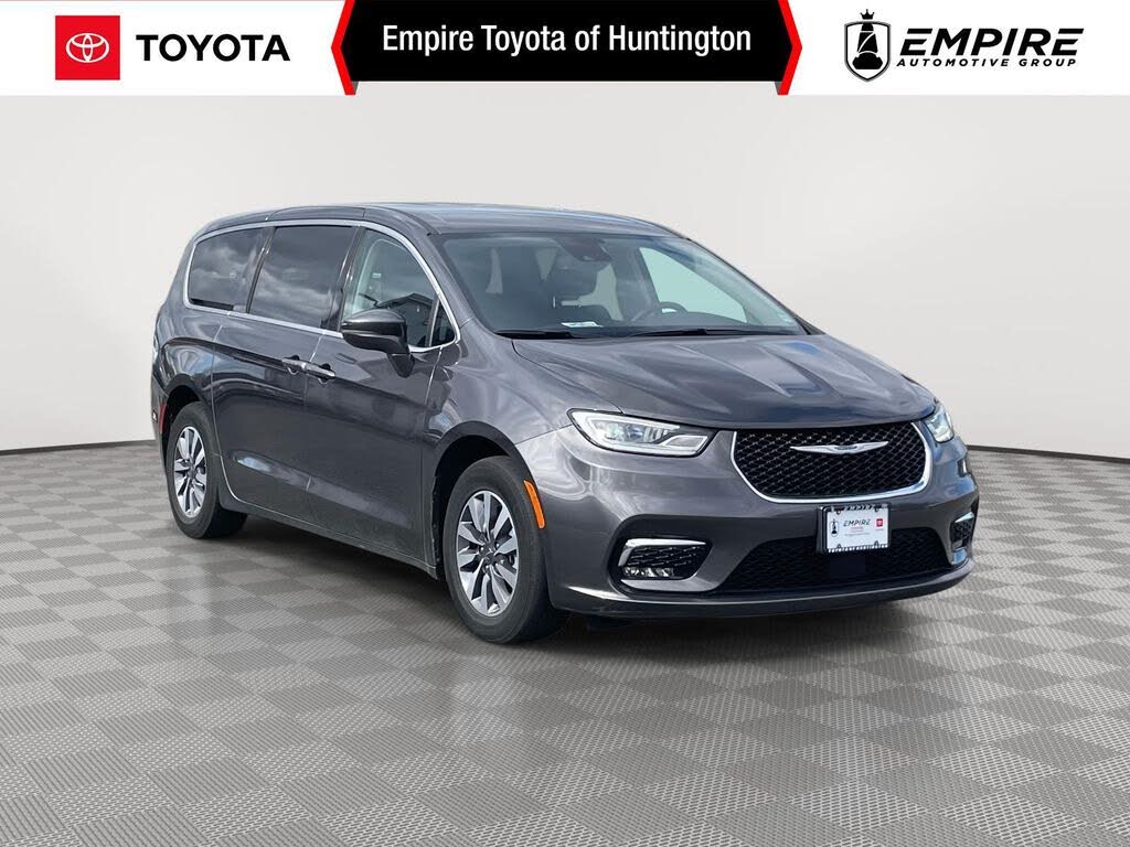 2022 Chrysler Pacifica Hybrid Touring L FWD
