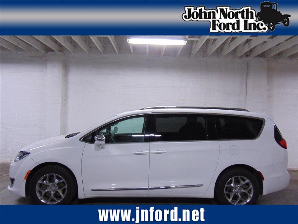 2018 Chrysler Pacifica Limited FWD