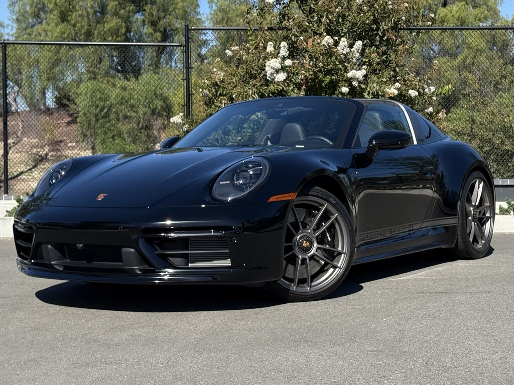 2022 Porsche 911 Targa 4 GTS Cabriolet AWD