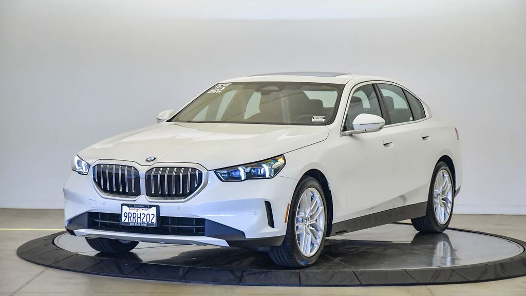 2025 BMW 5 Series 530i RWD