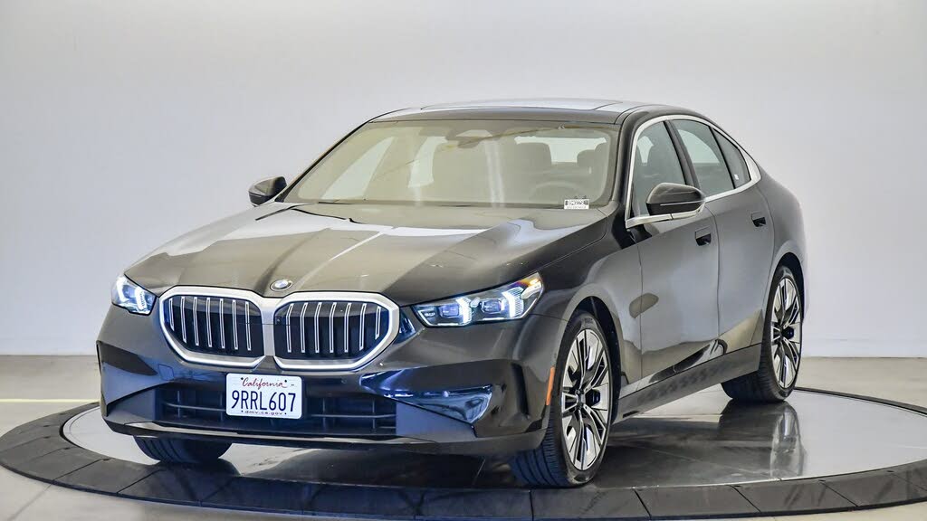 2025 BMW 5 Series 530i RWD