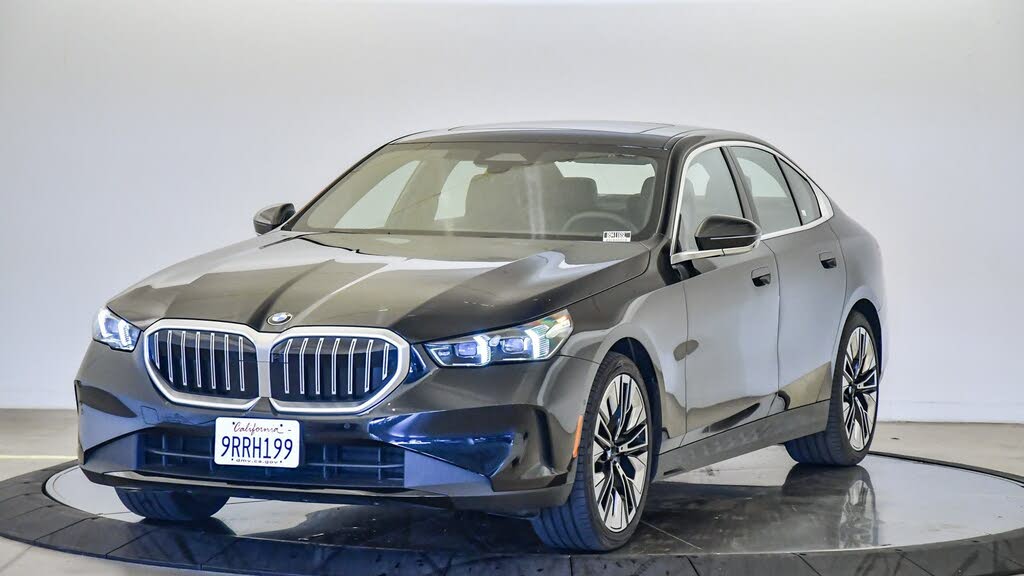 2025 BMW 5 Series 530i RWD