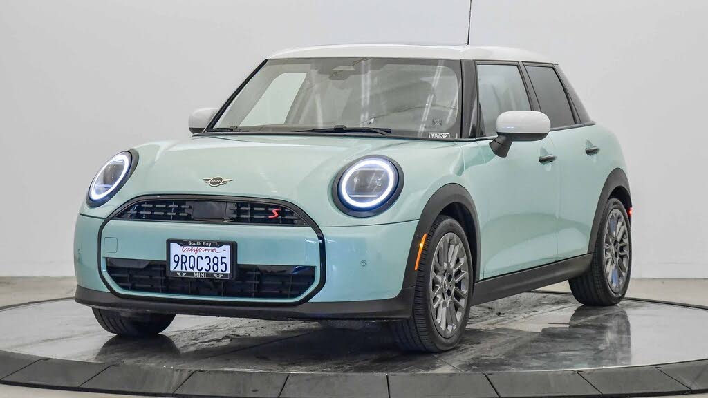 2025 MINI Cooper S Signature Trim 4-door Hatchback