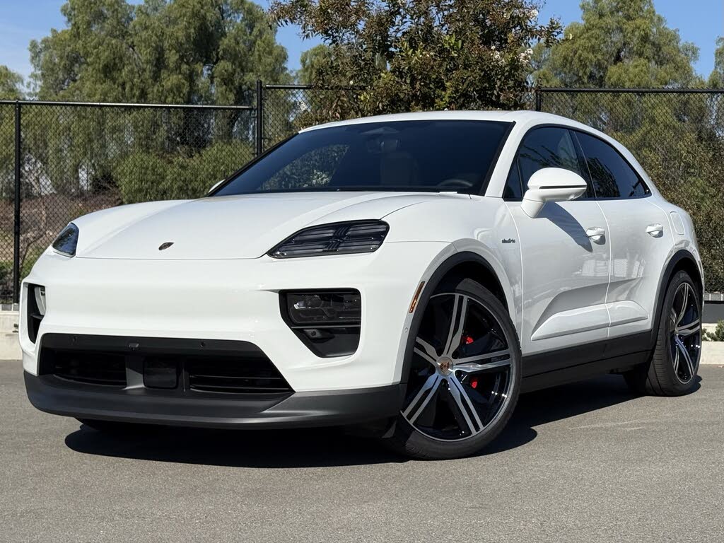 2025 Porsche Macan AWD