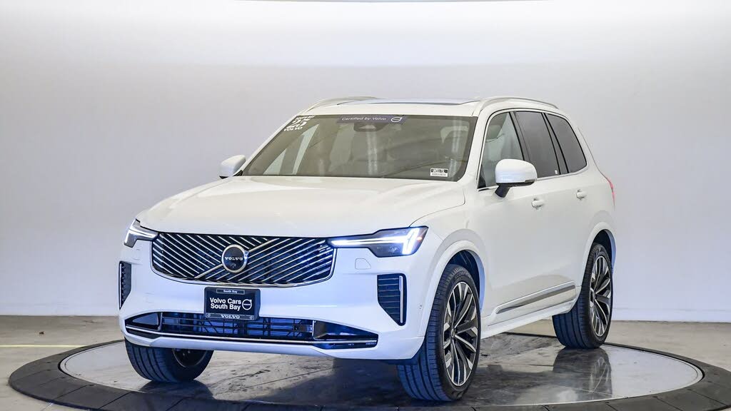 2025 Volvo XC90 B6 Plus Bright Theme 7-Passenger AWD