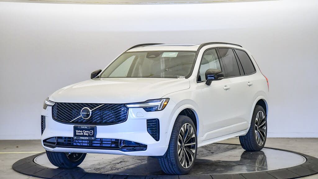 2026 Volvo XC90 B6 Ultra Dark 7-Passenger AWD