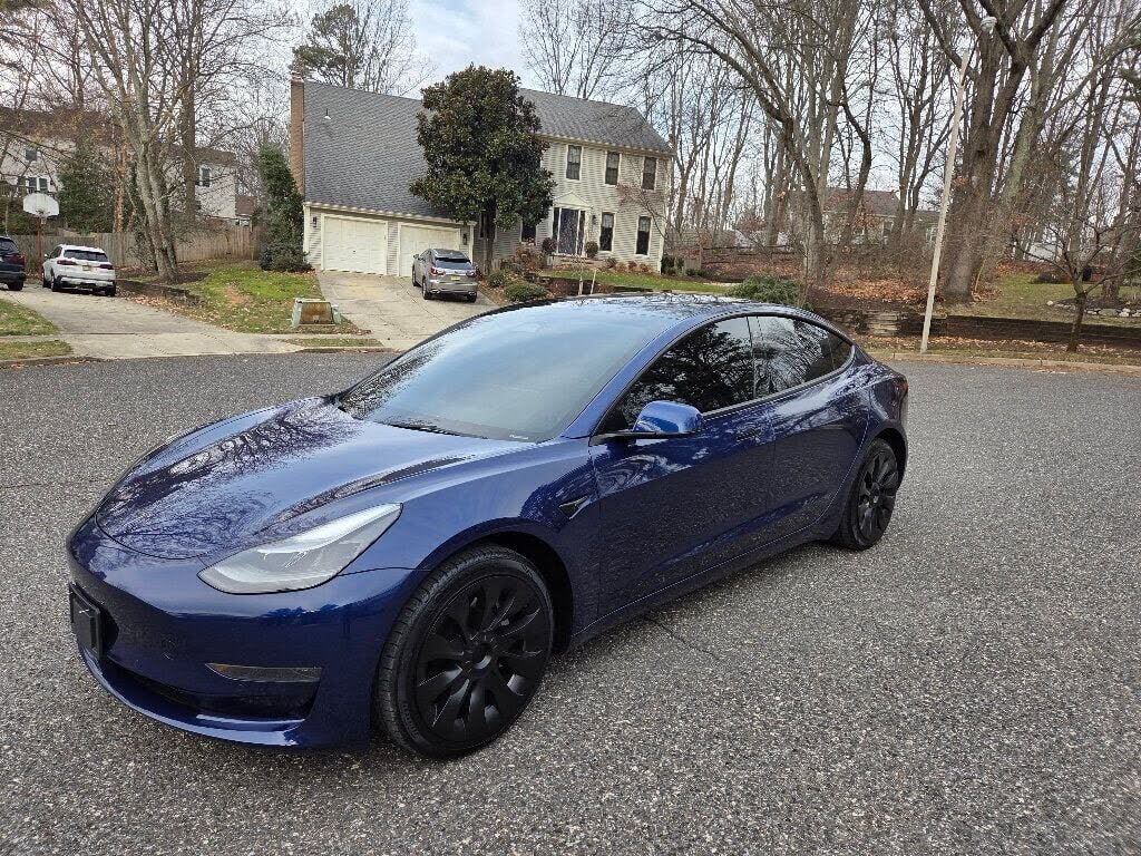 2022 Tesla Model 3 RWD