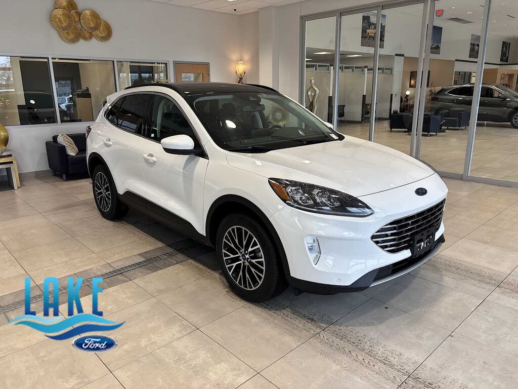 2022 Ford Escape Hybrid Plug-in Titanium FWD