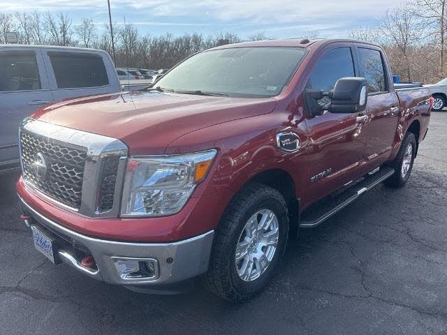 2017 Nissan Titan SV Crew Cab 4WD