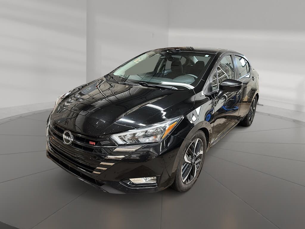 2023 Nissan Versa SR FWD