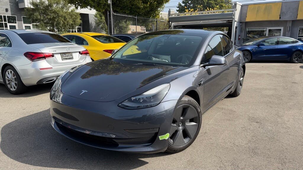 2023 Tesla Model 3 RWD