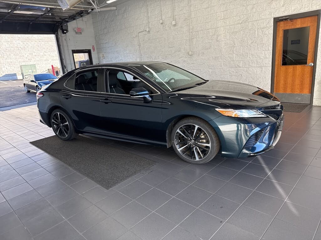 2020 Toyota Camry XSE FWD