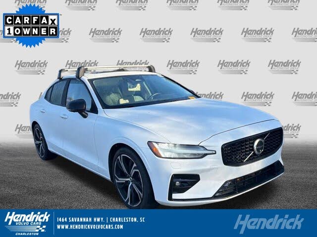 2024 Volvo S60 B5 Plus Dark Theme FWD