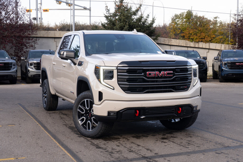 GMC Sierra 1500 AT4 Crew Cab 4WD 2026